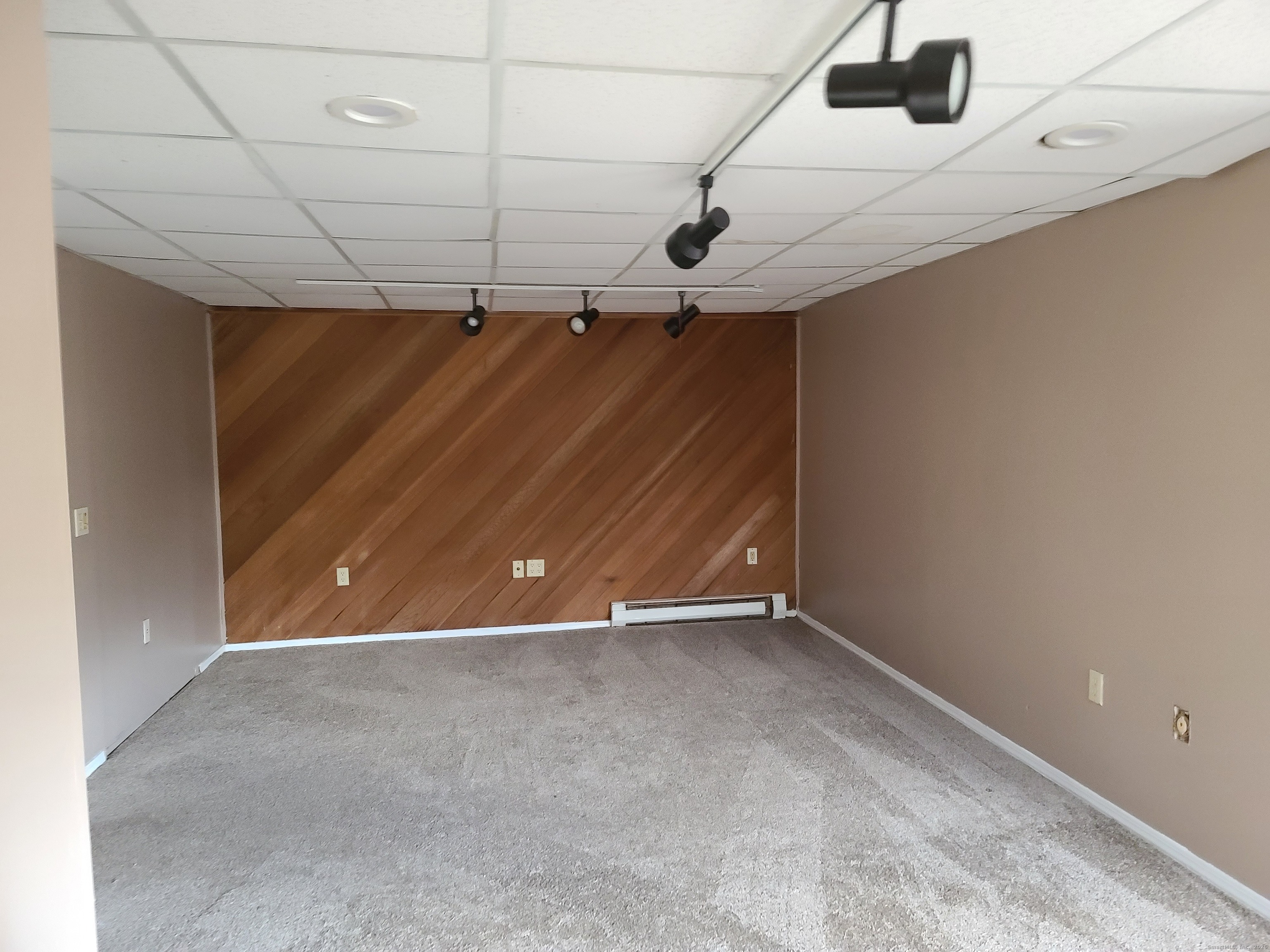 155 Flanders Road East Lyme, CT 06357 - Photo 9 of 10