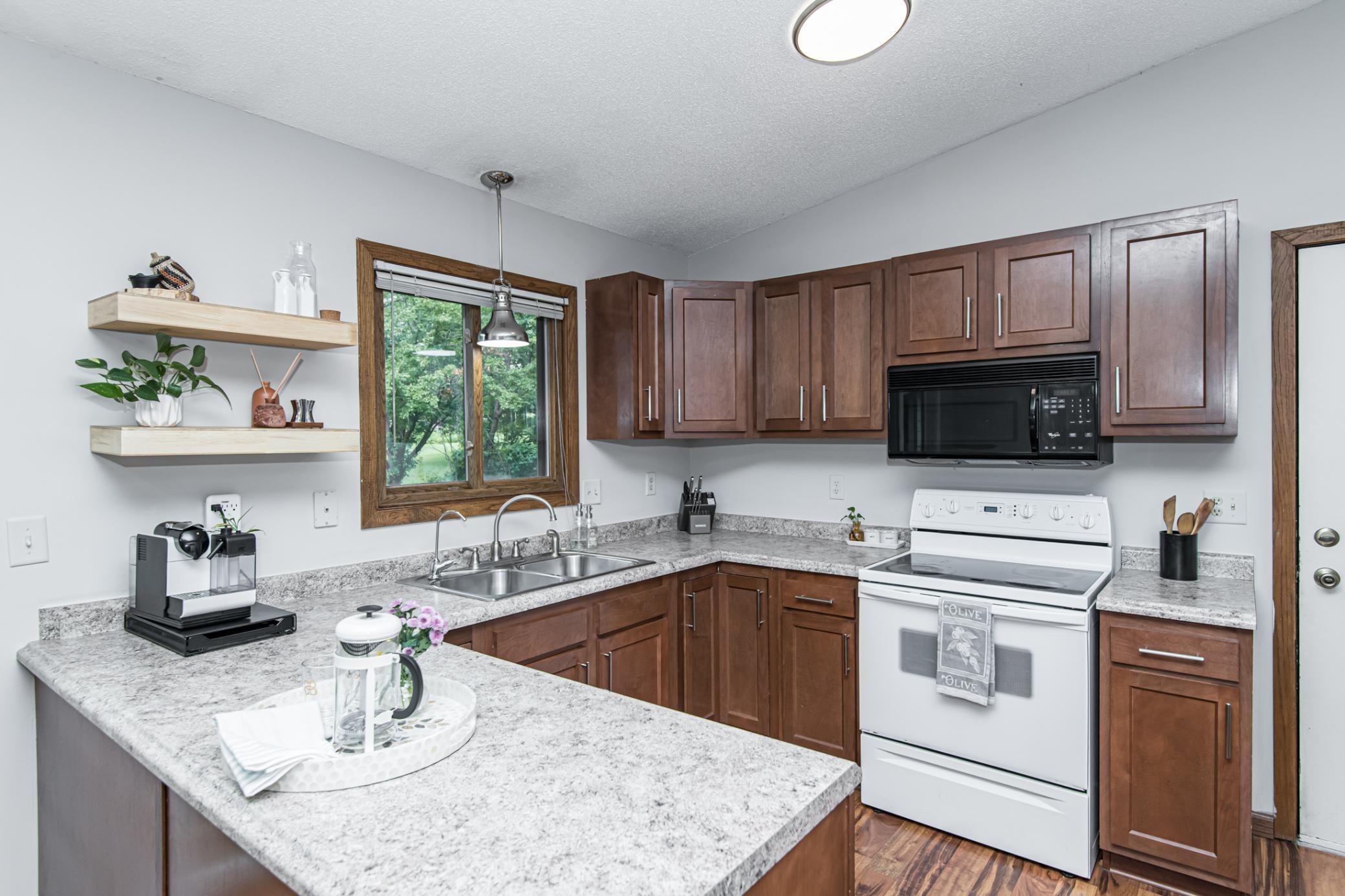 5611 Longboat Road Northwest Rochester, MN 55901 - Photo 8 of 33