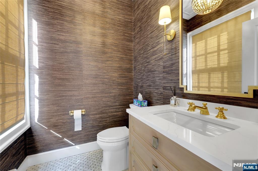 292 Maple Street Englewood, NJ 07631 - Photo 16 of 48