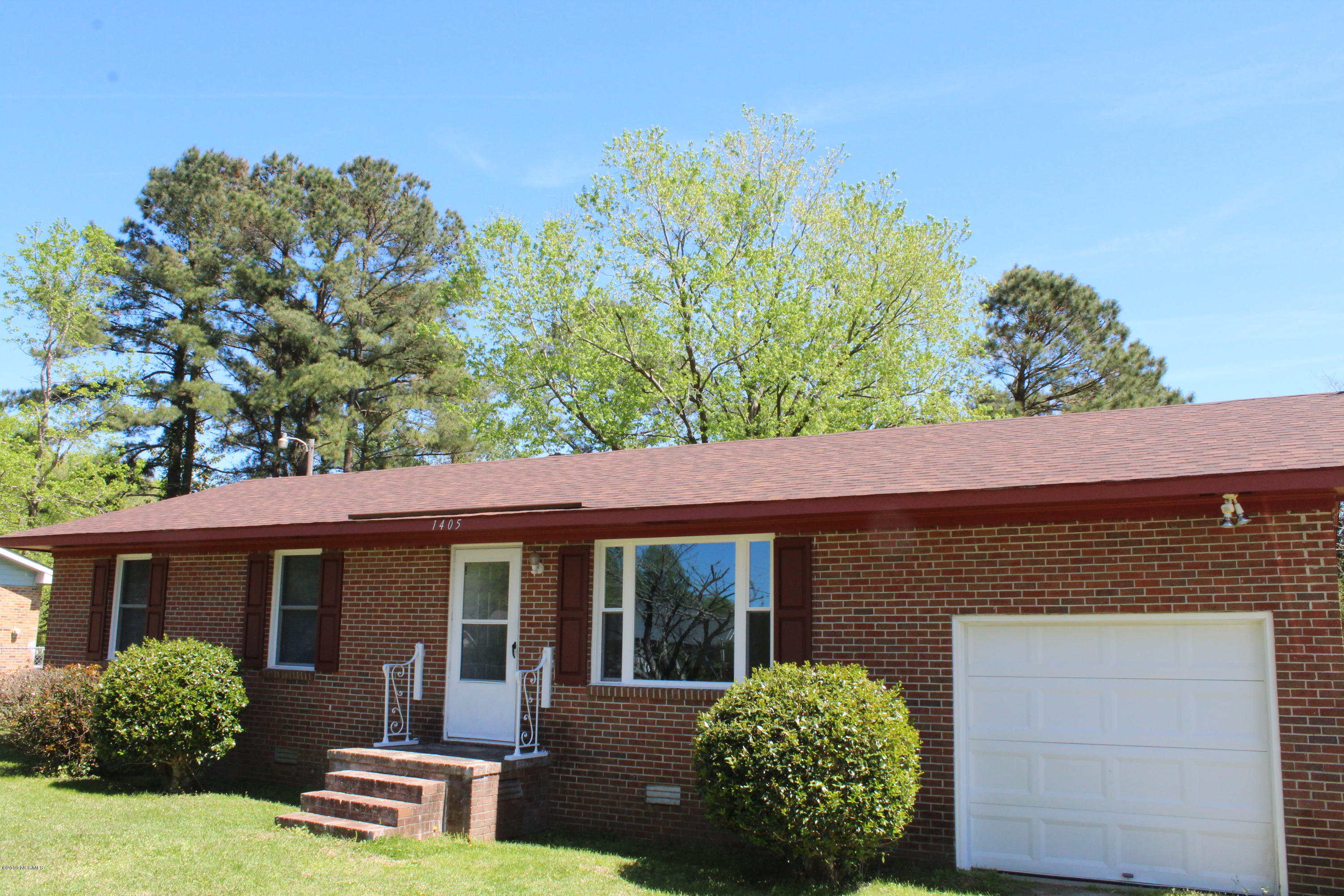 1405 Southwest Craven Middle School Road New Bern, NC 28562 - Photo 1 of 27 IMG_3692