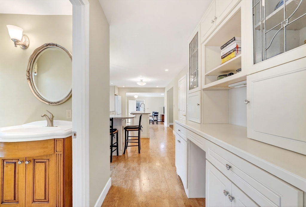 14 Beverly Road Bedford, MA 01730 - Photo 14 of 38 Gallery Image 14