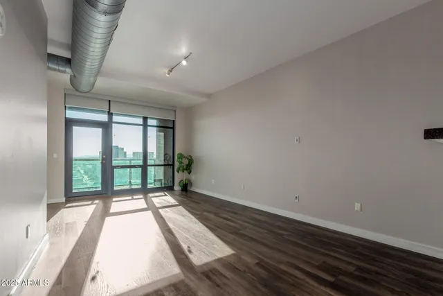$360,000 | 310 South 4th Street, Unit 1902, Phoenix, AZ 85004