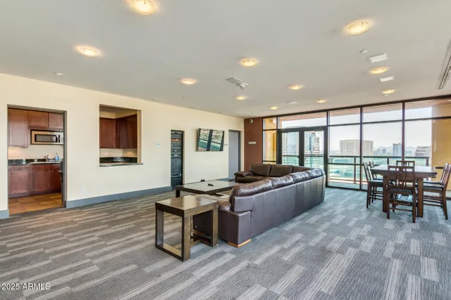 $360,000 | 310 South 4th Street, Unit 1902, Phoenix, AZ 85004