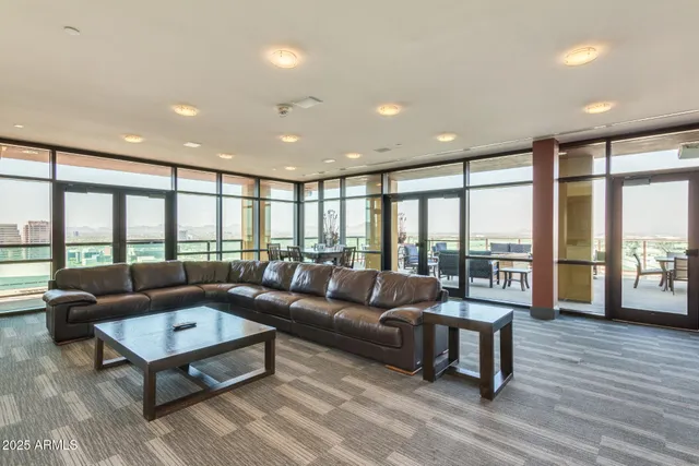 $360,000 | 310 South 4th Street, Unit 1902, Phoenix, AZ 85004