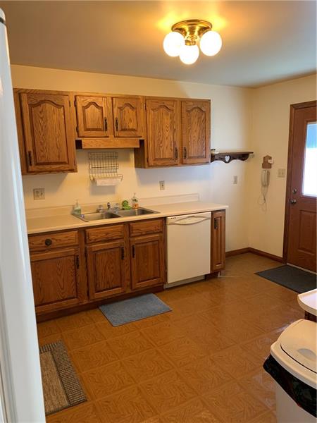 166 Schiebel Road Butler, PA 16002 - Photo 9 of 23 KITCHEN