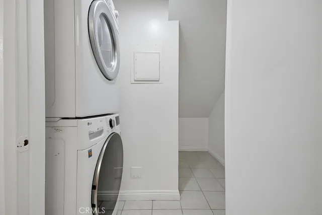 a view of a washer and dryer