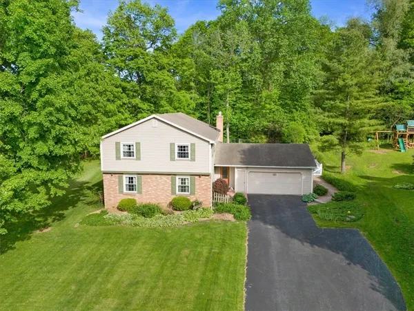 $539,900 | 14 Burncoat Way, Pittsford, NY 14534