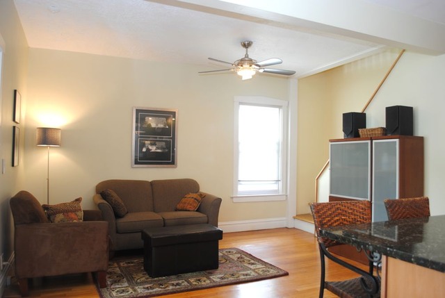 Undisclosed Address Oak Park, IL 60302 - Photo 9 of 24