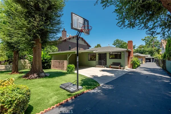 $5,195 | 4450 Matilija Avenue, Sherman Oaks, CA 91423