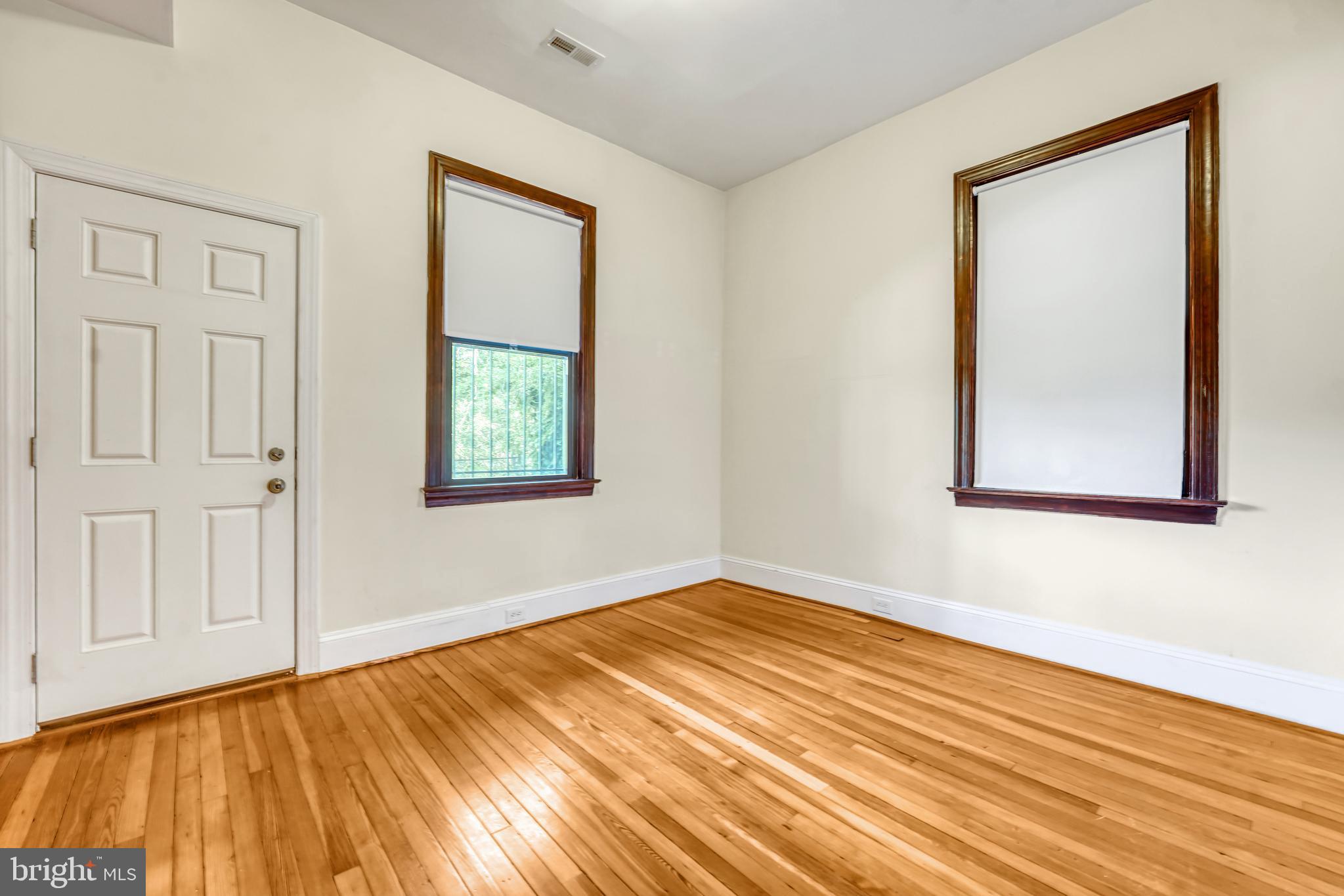 1929 Calvert Street Northwest Washington, DC 20009 - Photo 12 of 21