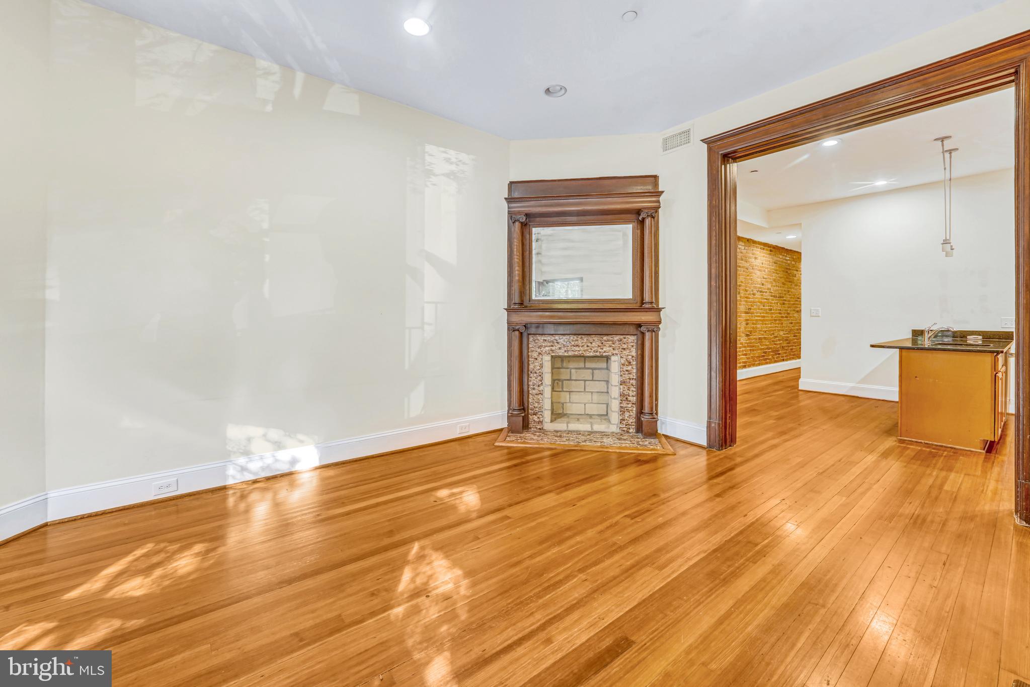 1929 Calvert Street Northwest Washington, DC 20009 - Photo 3 of 21