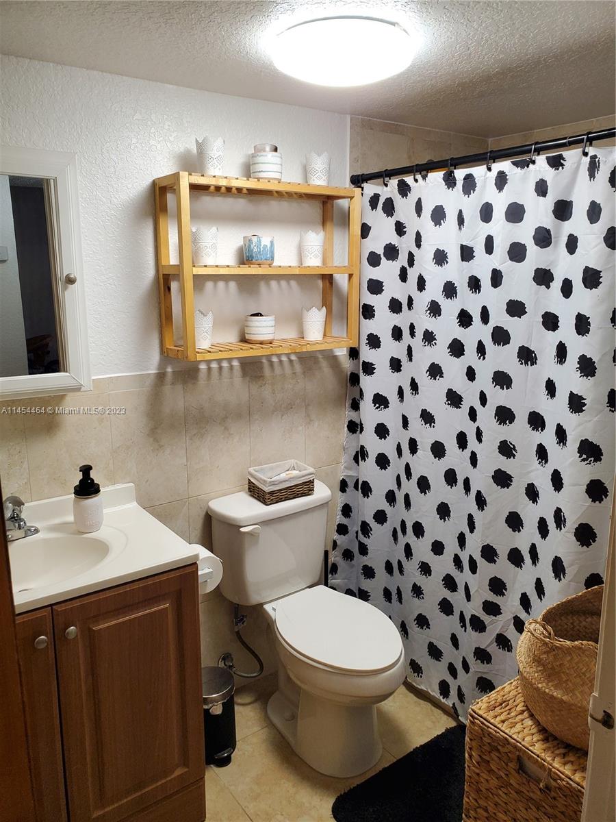 Hialeah Hialeah, FL 33012 - Photo 12 of 21