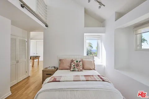 $3,650,000 | 3885 Rambla Orienta, Malibu, CA 90265
