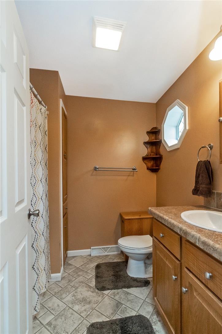 514 Norman Road Nazareth, PA 18064 - Photo 25 of 41 Master bath