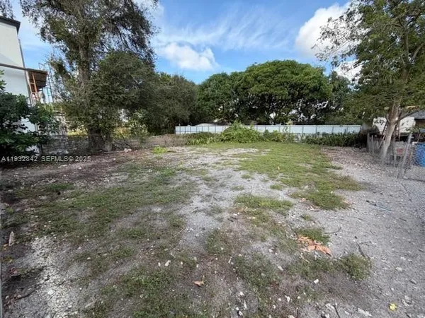 $399,999 | 2961 Northwest 59th Street, Miami, FL 33142