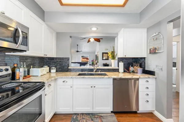 $384,900 | 188 Torrey Pine Drive, Palm Desert, CA 92211