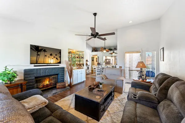 $384,900 | 188 Torrey Pine Drive, Palm Desert, CA 92211