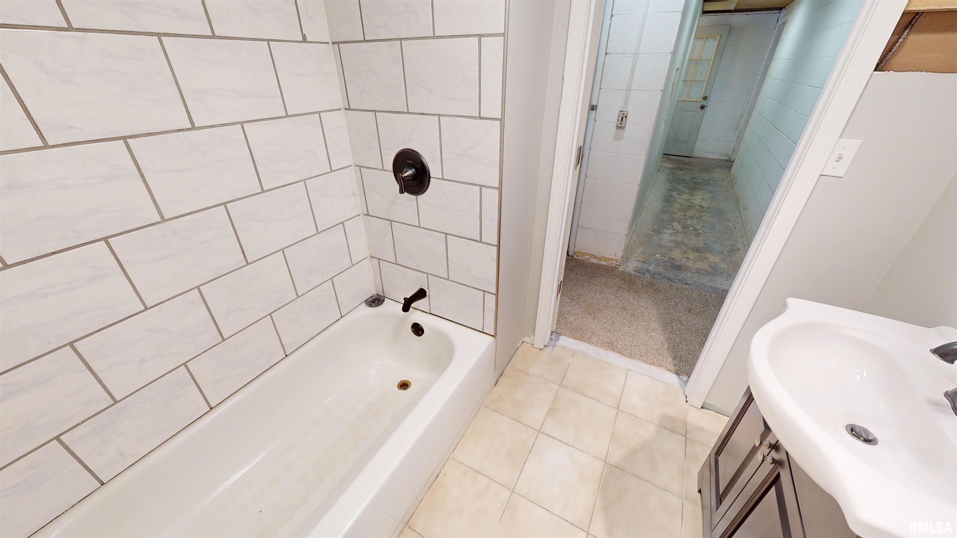 5803 North Kickapoo-Edwards Road Edwards, IL 61528 - Photo 23 of 24 Gallery Image 23