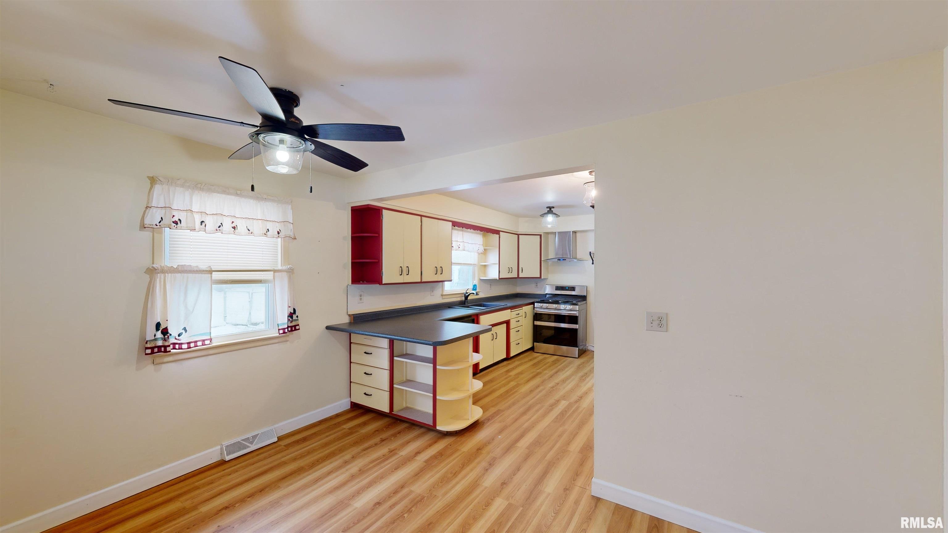 5803 North Kickapoo-Edwards Road Edwards, IL 61528 - Photo 5 of 24 Gallery Image 5