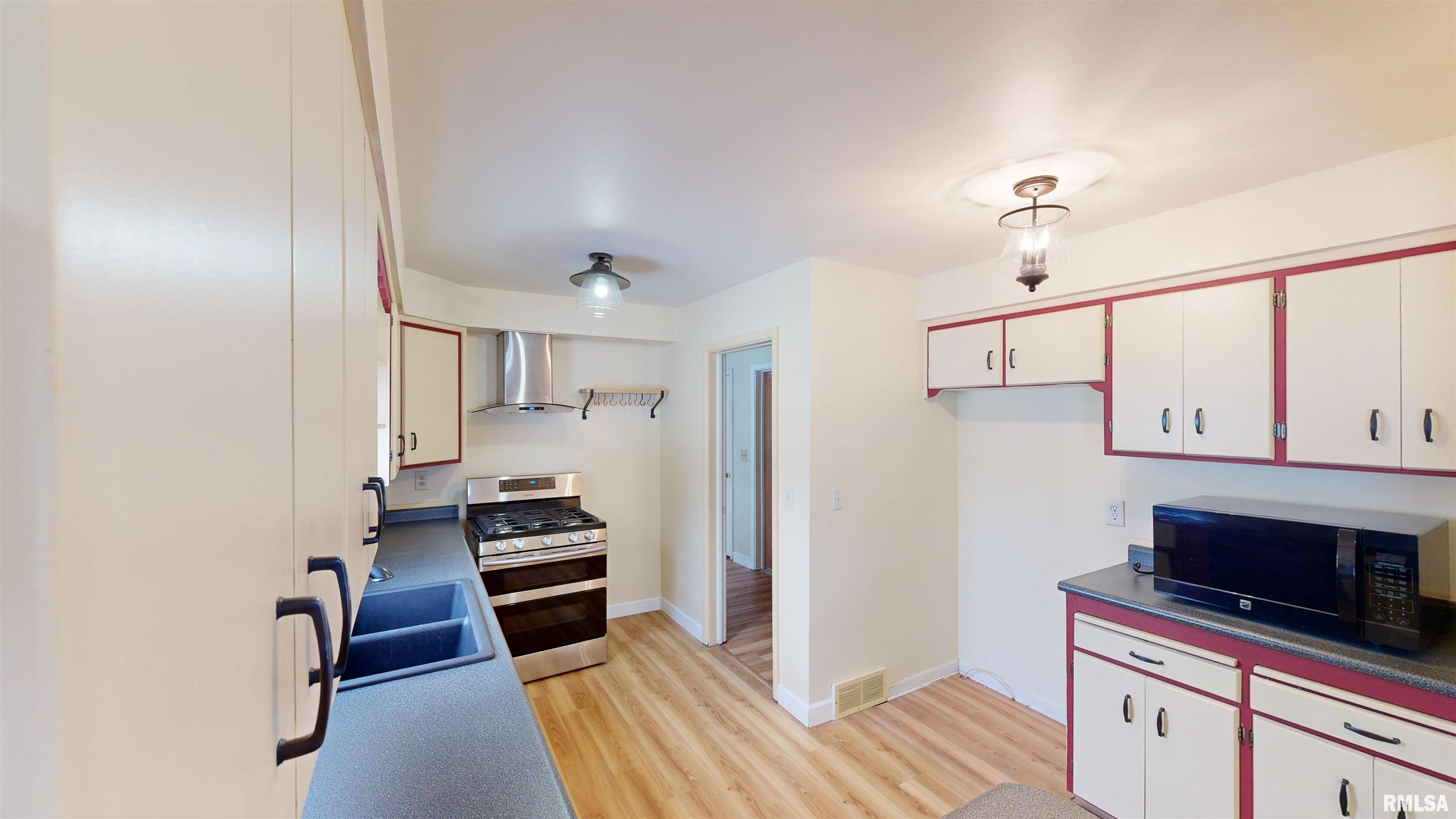 5803 North Kickapoo-Edwards Road Edwards, IL 61528 - Photo 9 of 24 Gallery Image 9