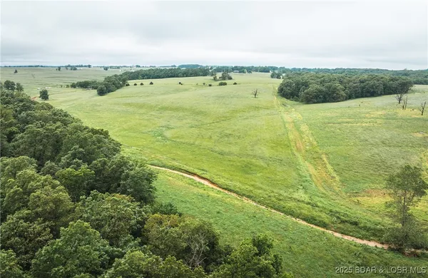 $675,000 | 2 Farm Road, Crane, MO 65633