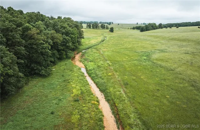 $675,000 | 2 Farm Road, Crane, MO 65633