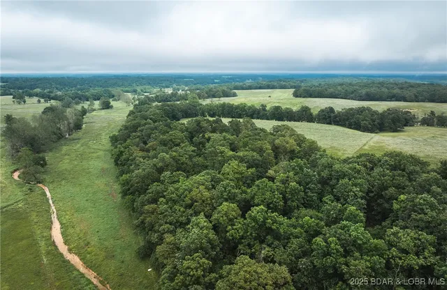 $675,000 | 2 Farm Road, Crane, MO 65633