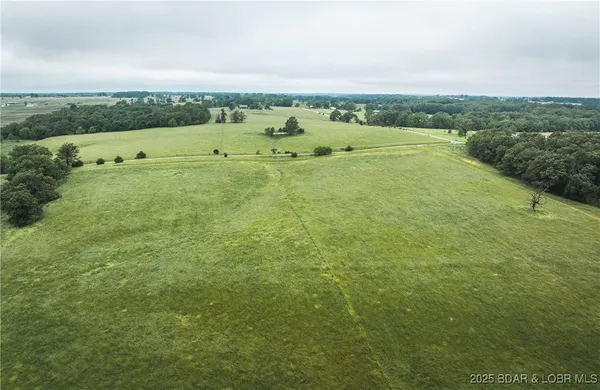 $675,000 | 2 Farm Road, Crane, MO 65633