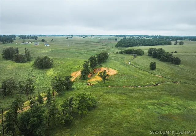 $675,000 | 2 Farm Road, Crane, MO 65633