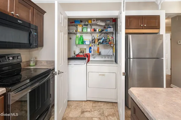 $229,900 | 1701 Cambridge Manor Drive, Scotia, NY 12302