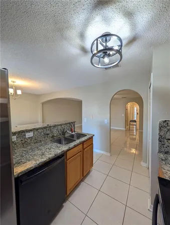 $2,100 | 4630 Ashburn Square Drive, Tampa, FL 33610
