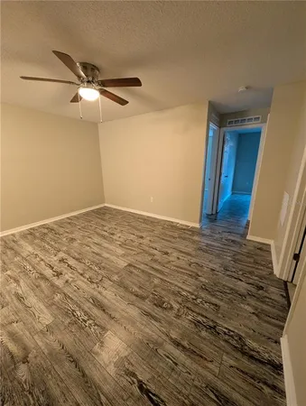 $2,100 | 4630 Ashburn Square Drive, Tampa, FL 33610