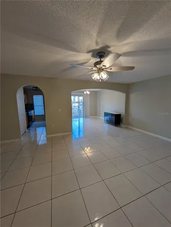 $2,100 | 4630 Ashburn Square Drive, Tampa, FL 33610