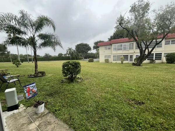 $1,250 | 21 Abbey Lane, Unit 104, Delray Beach, FL 33446