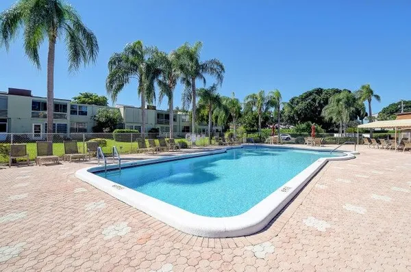 $1,250 | 21 Abbey Lane, Unit 104, Delray Beach, FL 33446