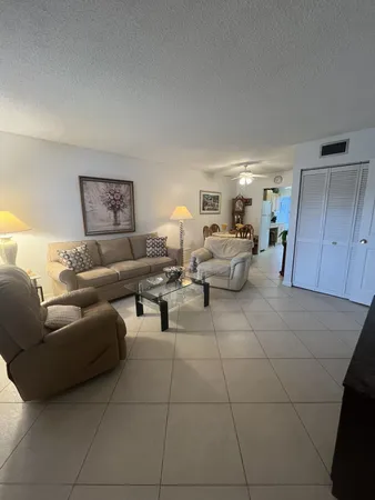 $1,250 | 21 Abbey Lane, Unit 104, Delray Beach, FL 33446