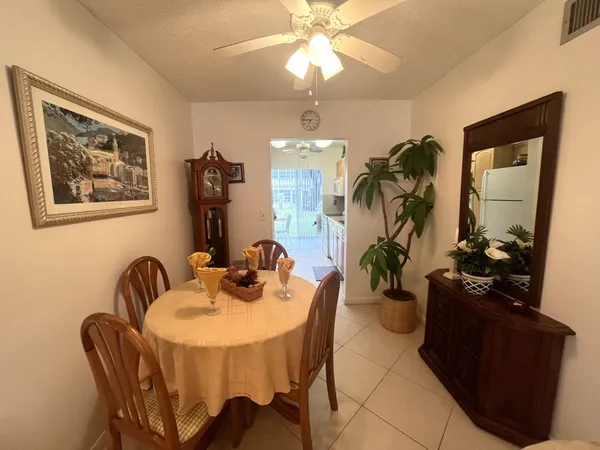 $1,250 | 21 Abbey Lane, Unit 104, Delray Beach, FL 33446