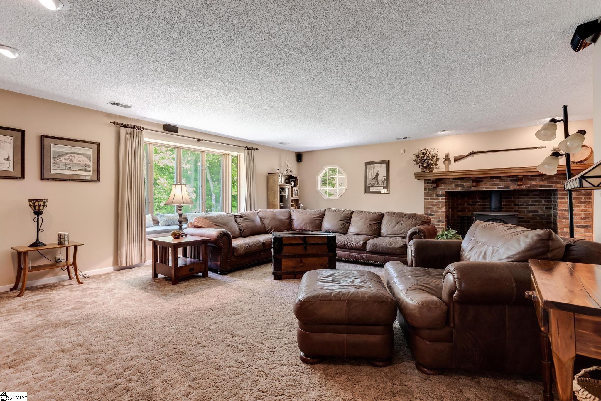 1318 Earls Bridge Road Easley, SC 29640 - Photo 13 of 34
