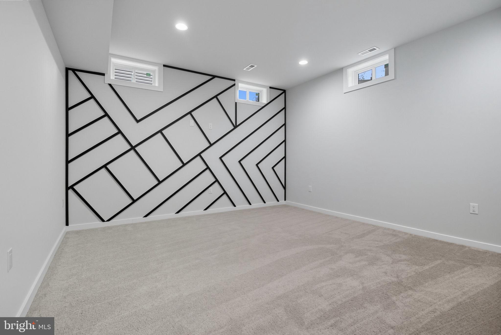 18518 Old Triangle Road Triangle, VA 22172 - Photo 3 of 39 a view of an entryway