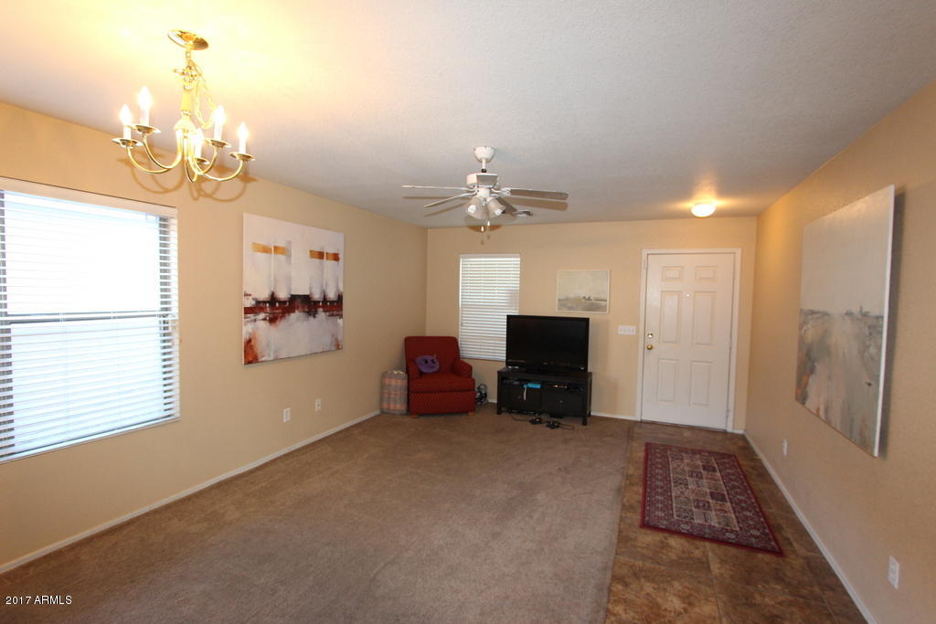 2536 West Romley Road Phoenix, AZ 85041 - Photo 3 of 16 Living Space