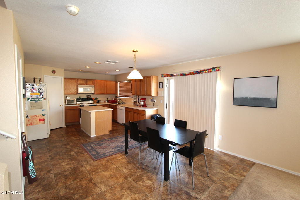 2536 West Romley Road Phoenix, AZ 85041 - Photo 6 of 16 Dinning Area
