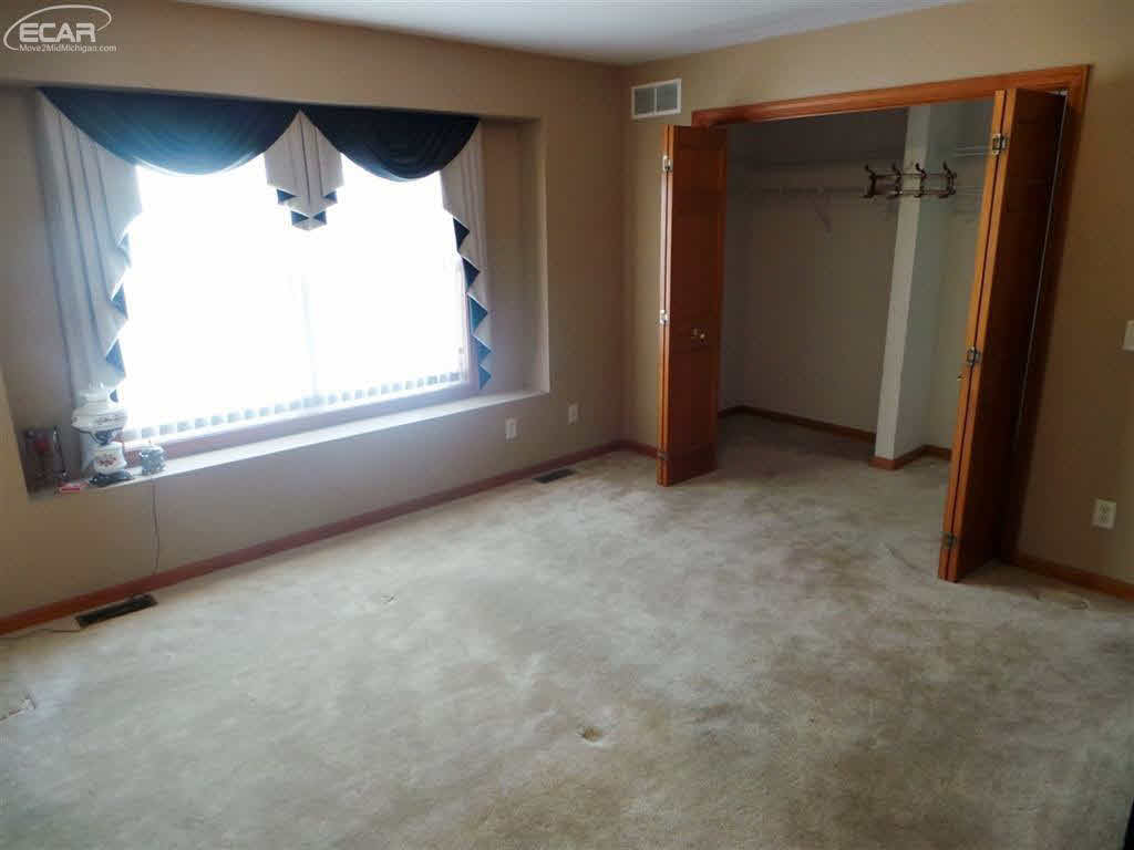 12208 West Sharon Road Oakley, MI 48649 - Photo 19 of 27 21413606-18.JPG