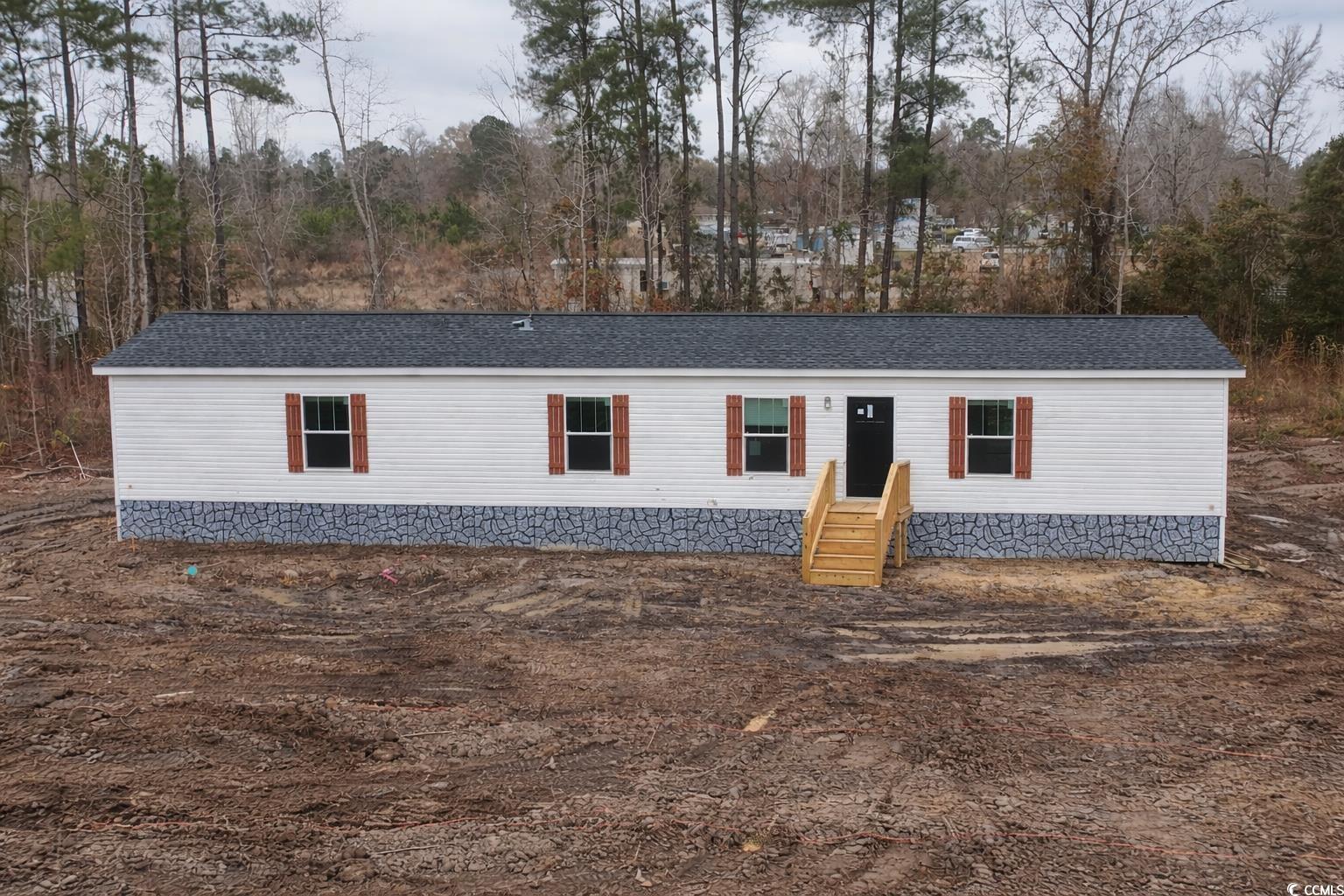 Manufactured / mobile home with roof with shingles