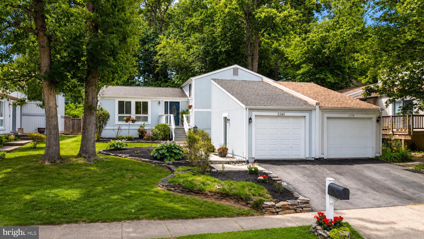 2240 Sanibel Drive Reston, VA 20191 - Photo 2 of 10 Immaculate landscaping