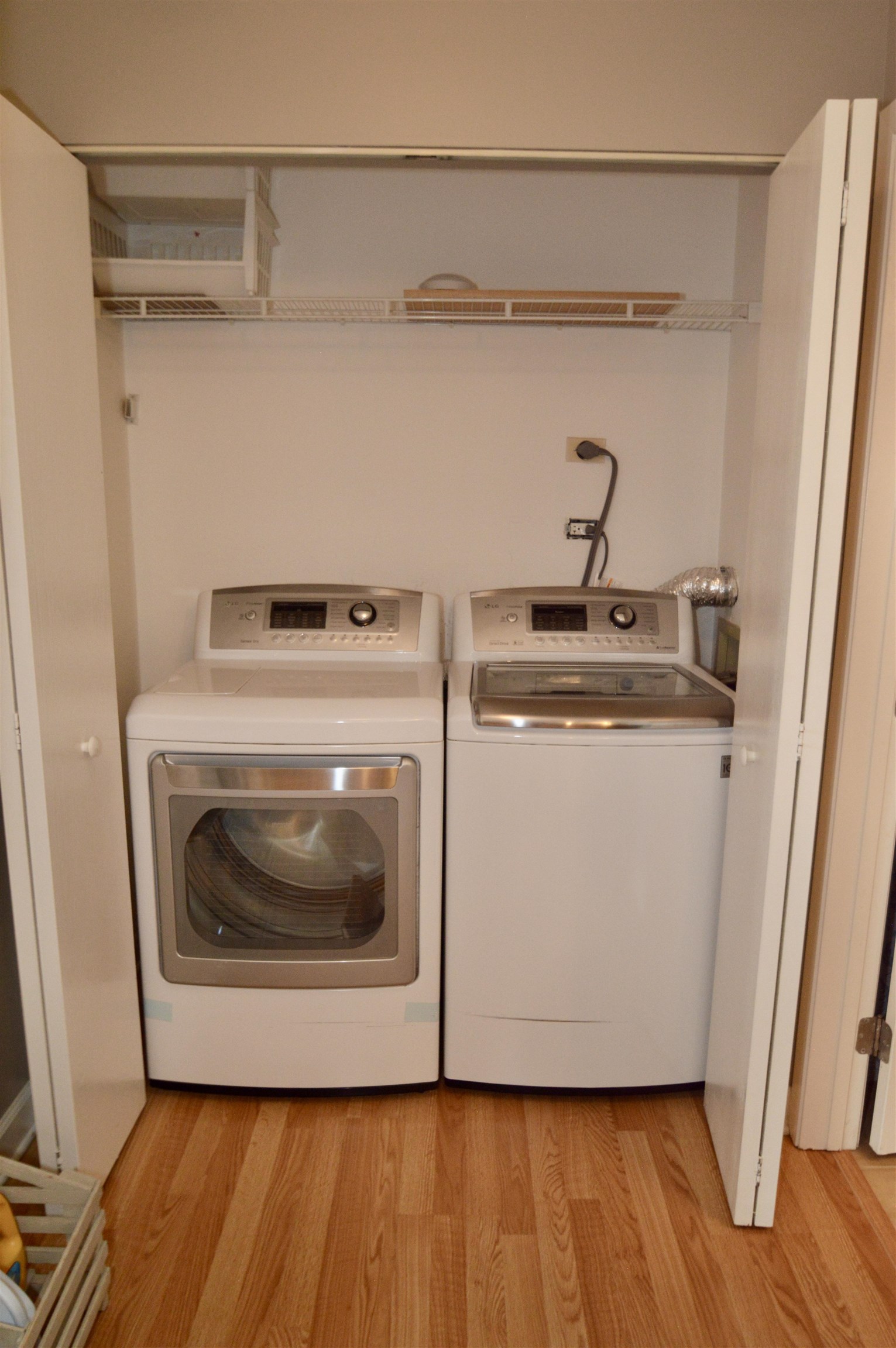 3265 Kirchoff Road Rolling Meadows, IL 60008 - Photo 12 of 14 a utility room with dryer and washer
