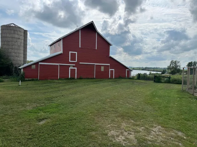 $337,500 | 28935 Paul Avenue, Worthington, MN 56187