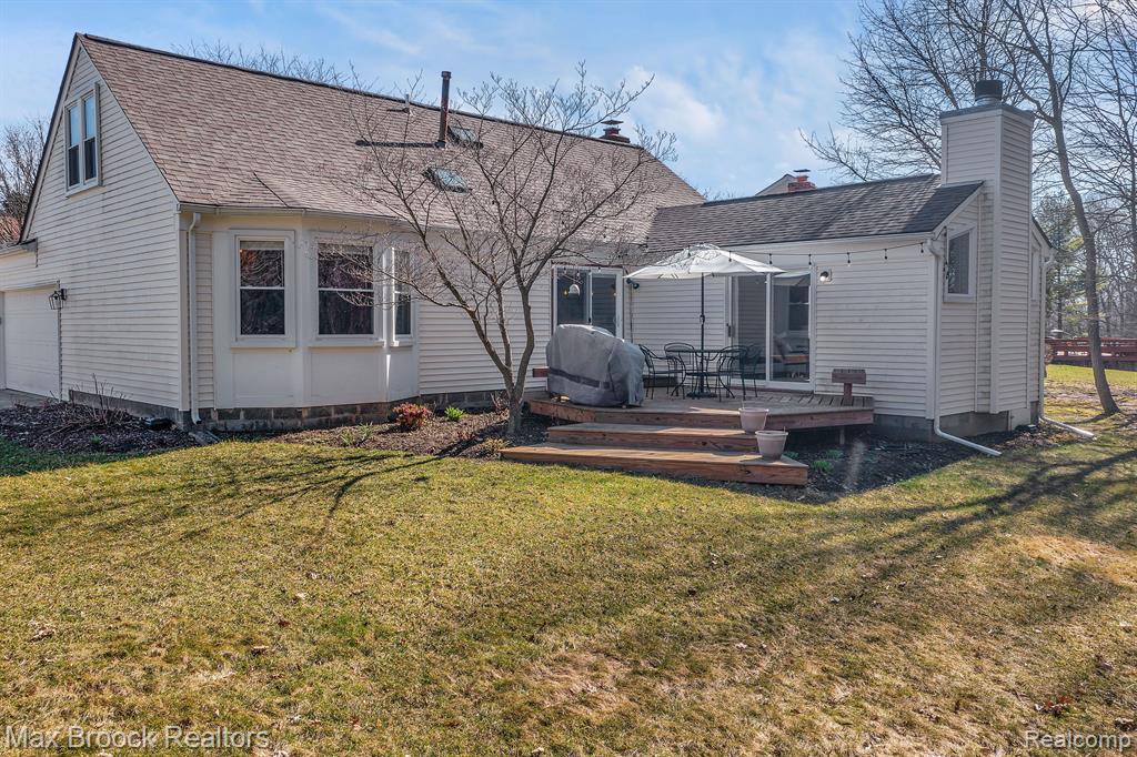 2103 North Fairview Lane Rochester Hills, MI 48306 - Photo 35 of 45