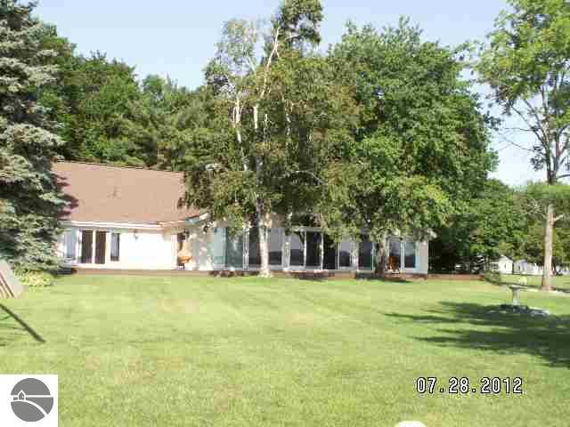 8580 Skegemog Point Road Williamsburg, MI 49690 - Photo 2 of 25 1733973-1.JPG