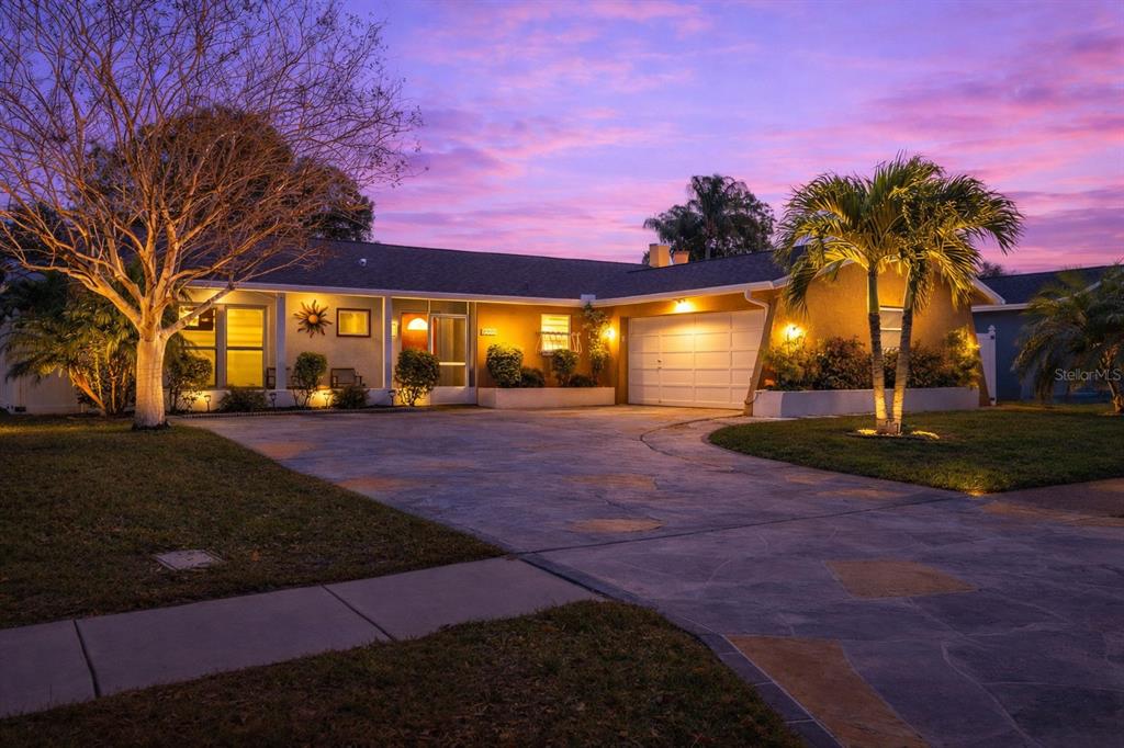 8909 118th Way Seminole, FL 33772 - Photo 1 of 45