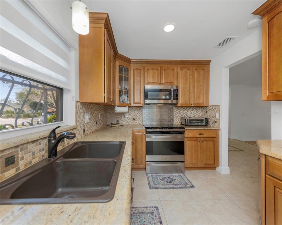 8909 118th Way Seminole, FL 33772 - Photo 13 of 45